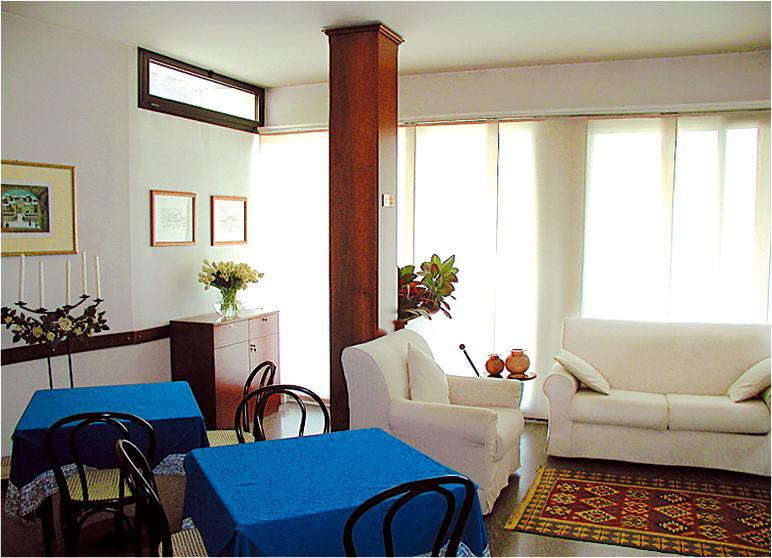 Hotel Aurora 2*