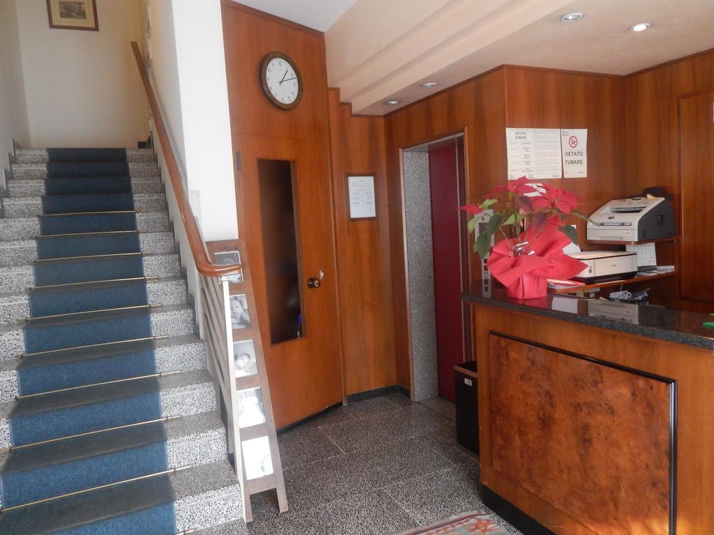 Aurora Hotel 2*